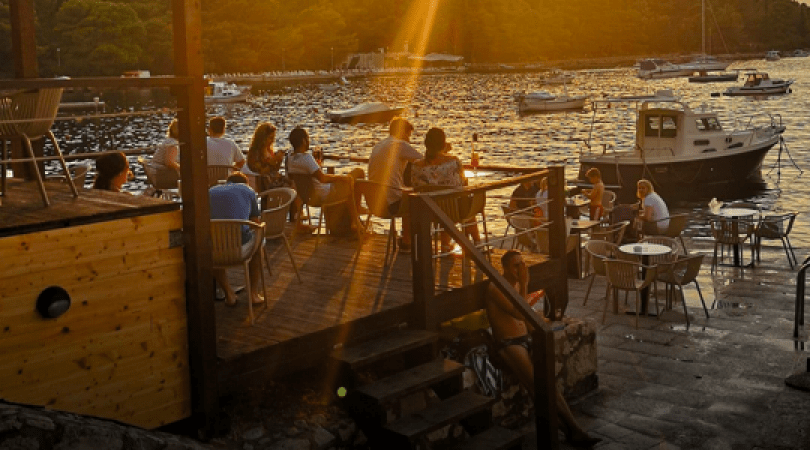 Coffee & beach bar